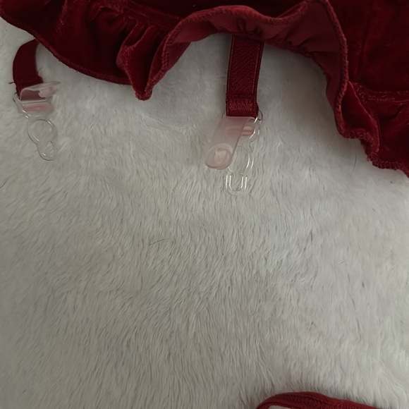 Gorgeous velvet like Shapewear lingerie​​​ - Picture 7 of 7